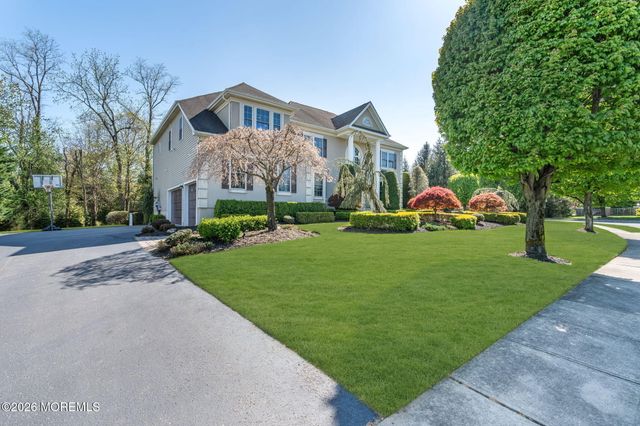 2 Whipple Way, Marlboro, NJ 07746