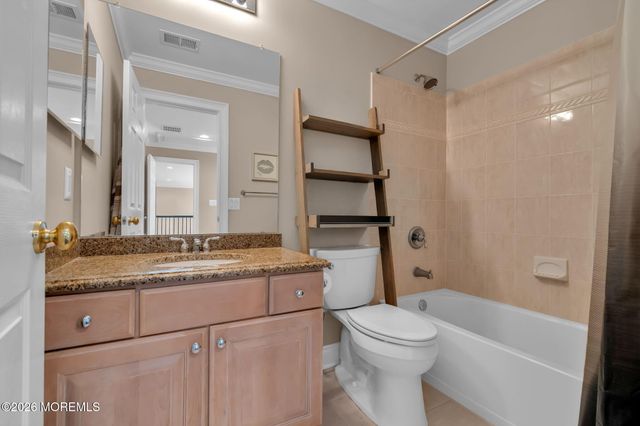 2 Whipple Way, Marlboro, NJ 07746