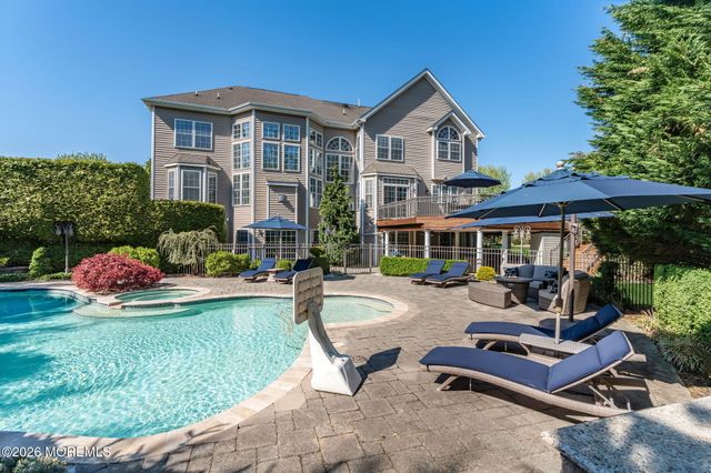 2 Whipple Way, Marlboro, NJ 07746