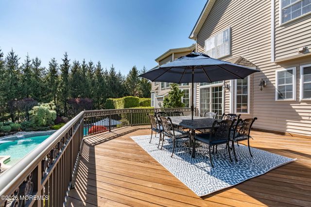 2 Whipple Way, Marlboro, NJ 07746