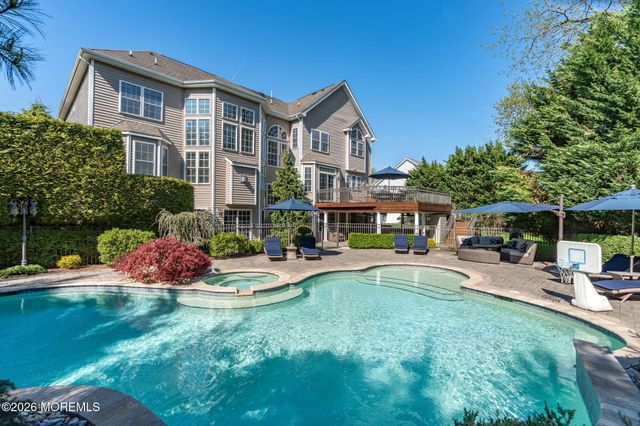 2 Whipple Way, Marlboro, NJ 07746