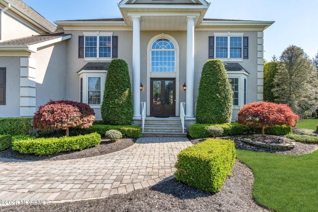 2 Whipple Way, Marlboro, NJ 07746