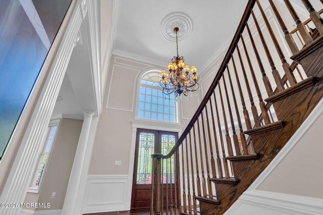 2 Whipple Way, Marlboro, NJ 07746