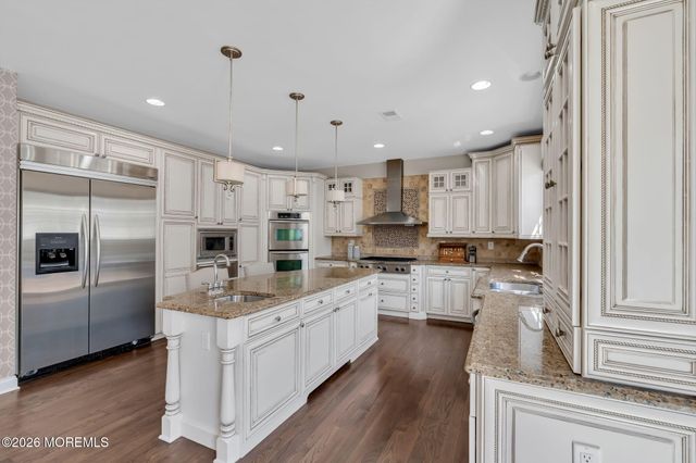 2 Whipple Way, Marlboro, NJ 07746