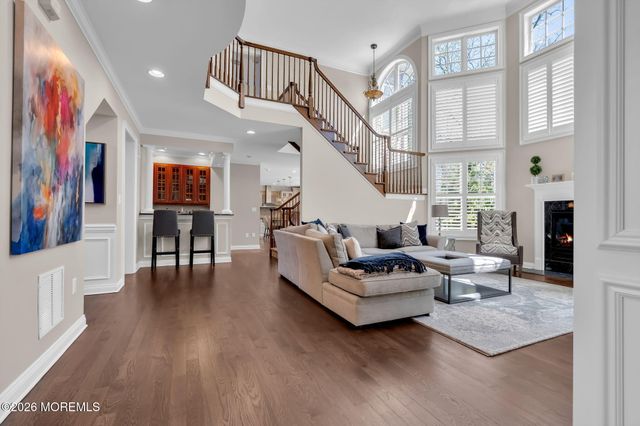 2 Whipple Way, Marlboro, NJ 07746