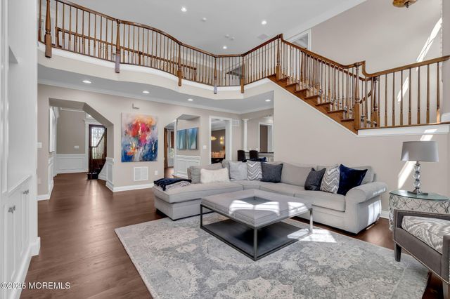 2 Whipple Way, Marlboro, NJ 07746