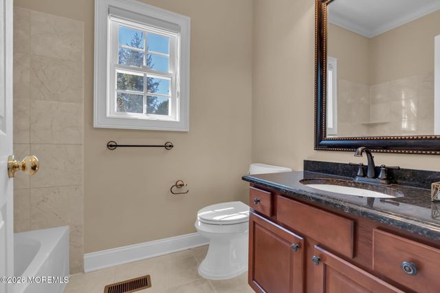 2 Whipple Way, Marlboro, NJ 07746