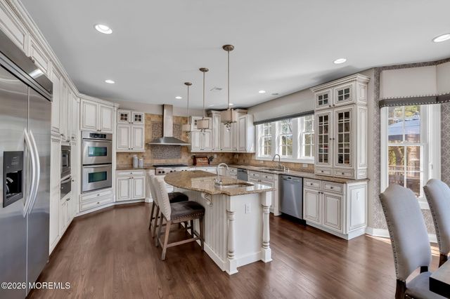 2 Whipple Way, Marlboro, NJ 07746
