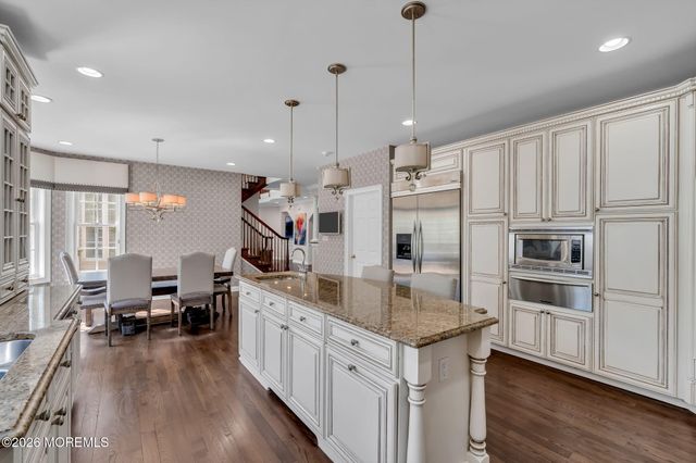2 Whipple Way, Marlboro, NJ 07746