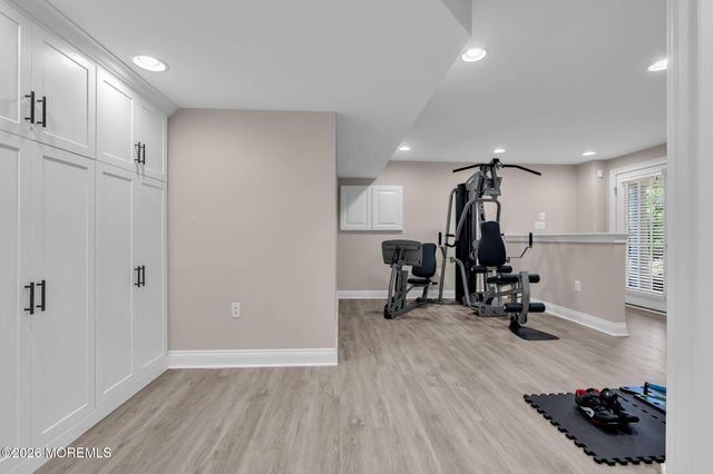 2 Whipple Way, Marlboro, NJ 07746