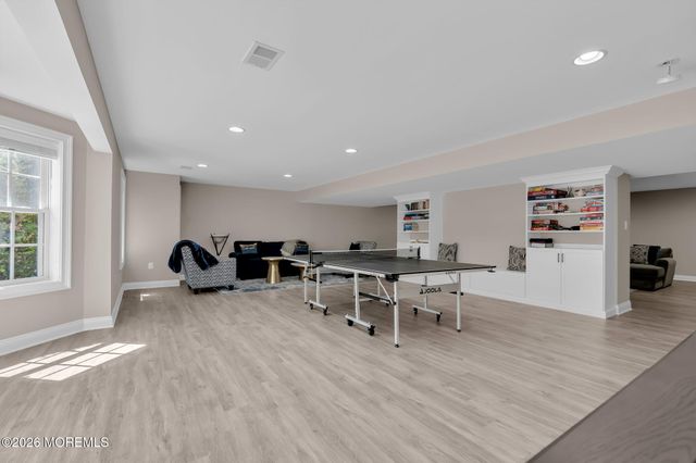 2 Whipple Way, Marlboro, NJ 07746