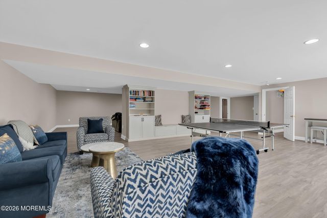 2 Whipple Way, Marlboro, NJ 07746