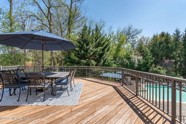 2 Whipple Way, Marlboro, NJ 07746