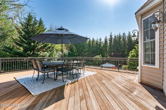 2 Whipple Way, Marlboro, NJ 07746