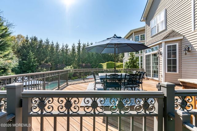 2 Whipple Way, Marlboro, NJ 07746
