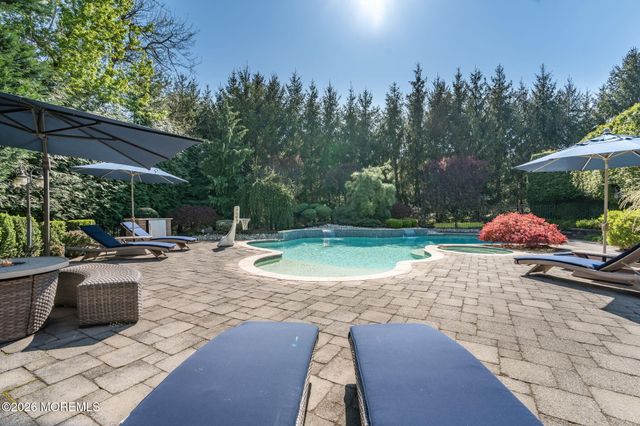 2 Whipple Way, Marlboro, NJ 07746