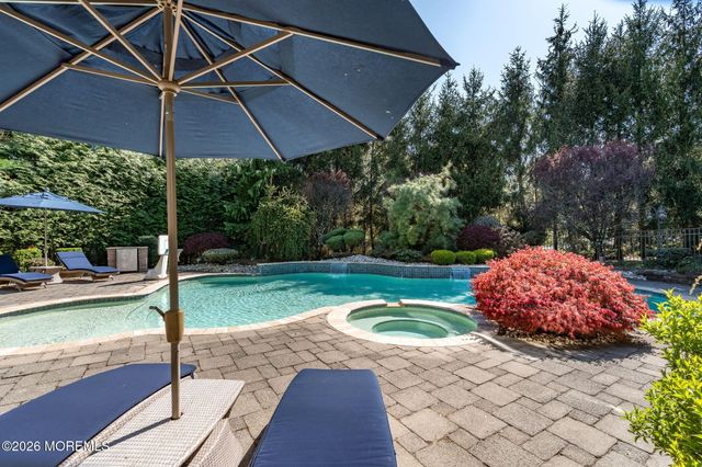 2 Whipple Way, Marlboro, NJ 07746