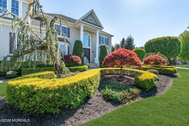2 Whipple Way, Marlboro, NJ 07746