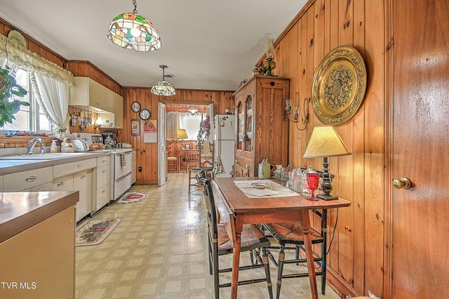 204 Exeter Lane, Blountville, TN 37617