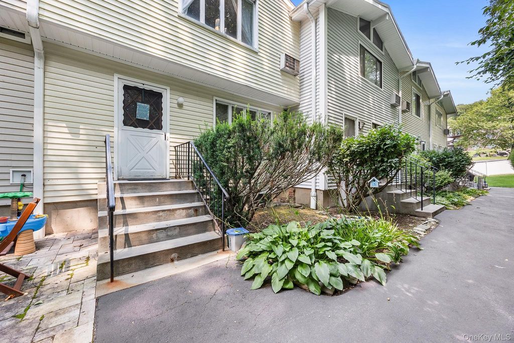 24 Scenic Circle 24, Croton-on-hudson, NY 10520 — photo 2