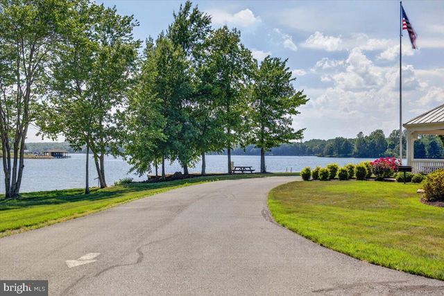 32 MILL RUN, Bumpass, VA 23024