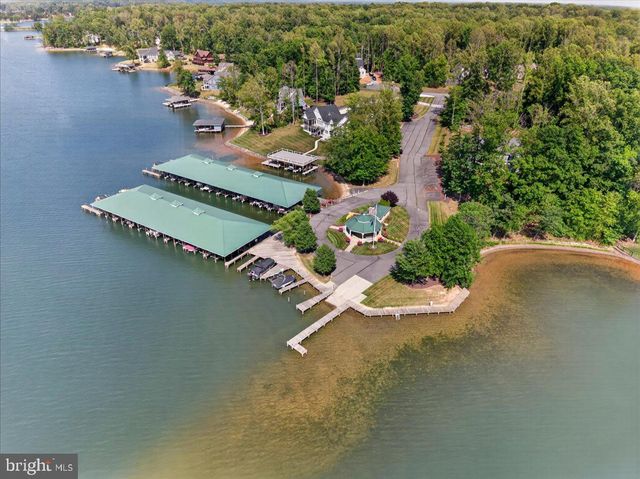 32 MILL RUN, Bumpass, VA 23024