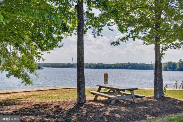 32 MILL RUN, Bumpass, VA 23024