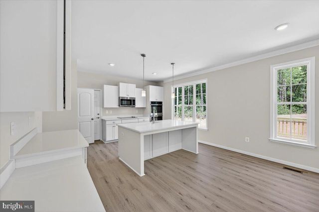 32 MILL RUN, Bumpass, VA 23024