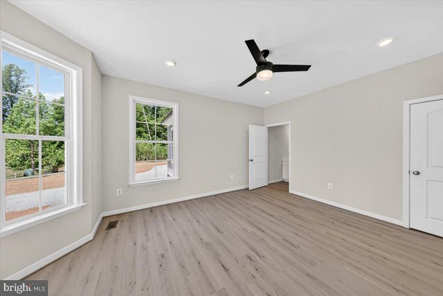 32 MILL RUN, Bumpass, VA 23024