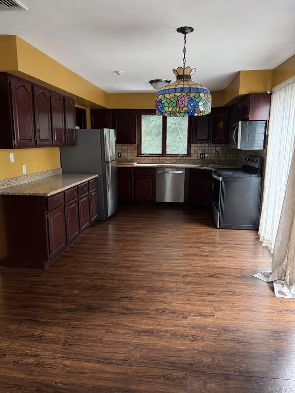 749 Mount Sinai-Coram, Mount Sinai, NY 11766