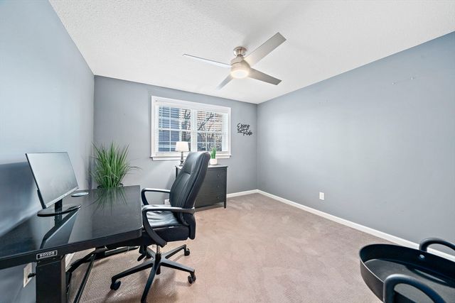 300 River St 12, Weymouth, MA 02191