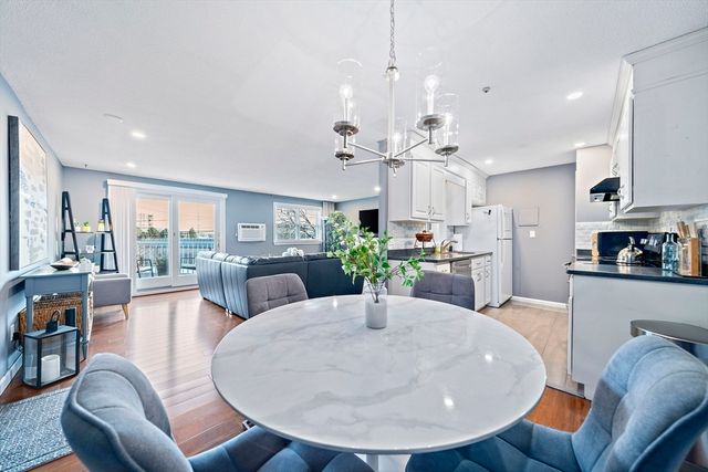 300 River St 12, Weymouth, MA 02191