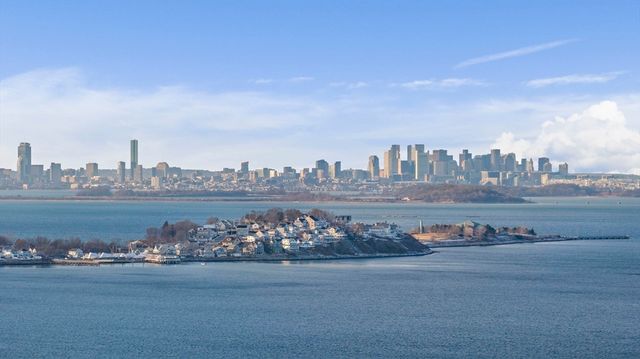 300 River St 12, Weymouth, MA 02191