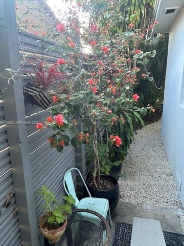 2 NE 44 ST 4, Miami, FL 33137