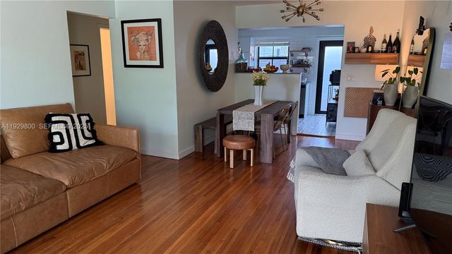 2 NE 44 ST 4, Miami, FL 33137