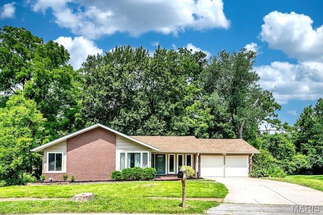 471 Maymont Drive, Ballwin, MO 63011