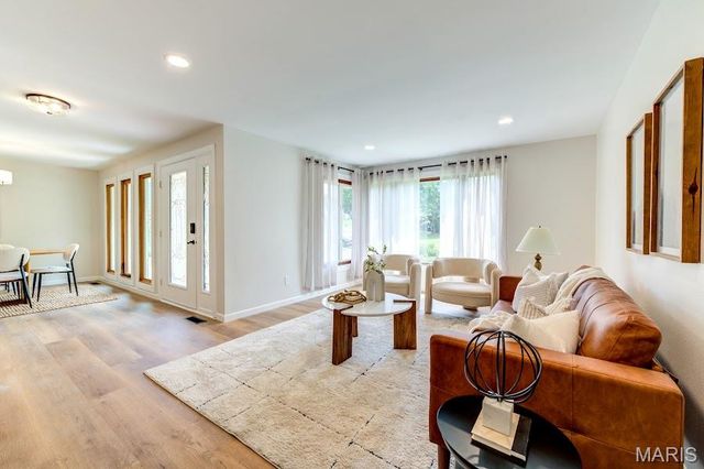 471 Maymont Drive, Ballwin, MO 63011