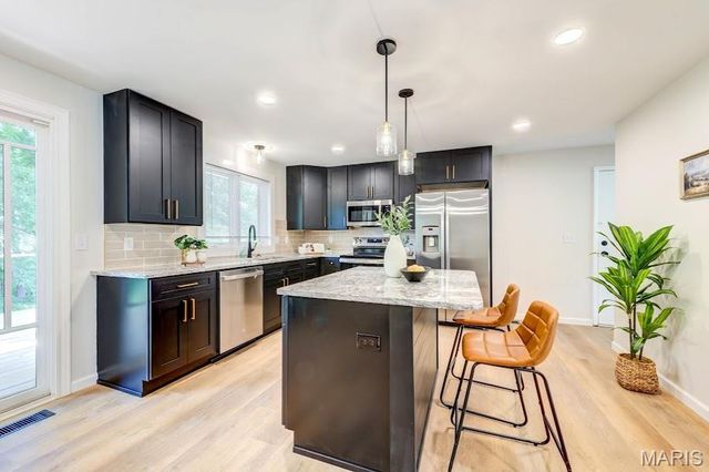 471 Maymont Drive, Ballwin, MO 63011