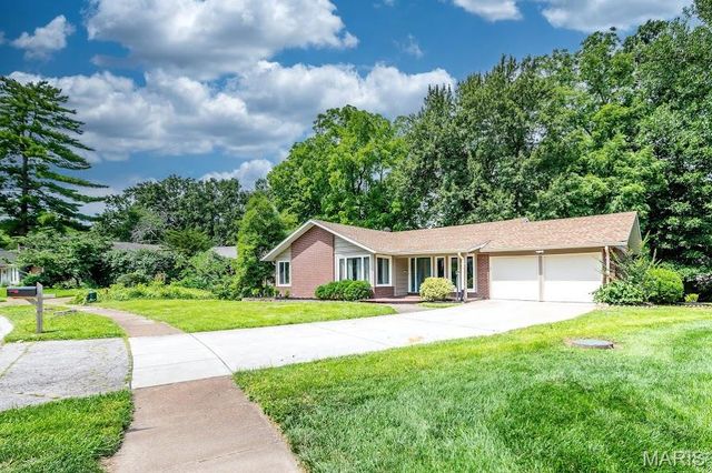 471 Maymont Drive, Ballwin, MO 63011