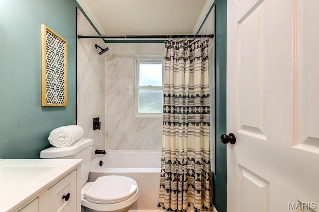 471 Maymont Drive, Ballwin, MO 63011