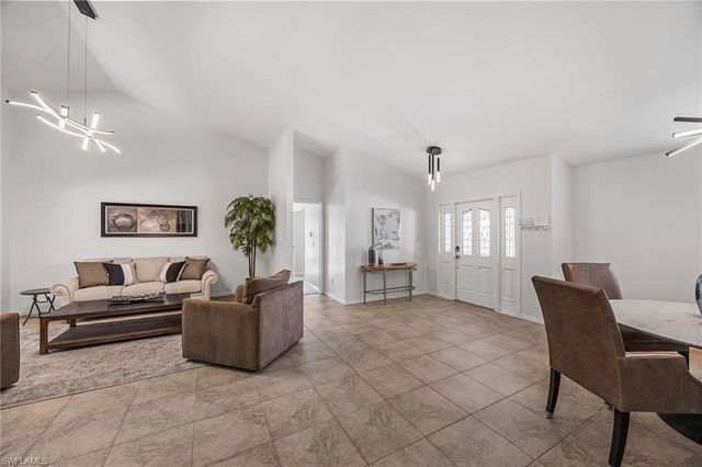 2529 Kings Lake BLVD, Naples, FL 34112