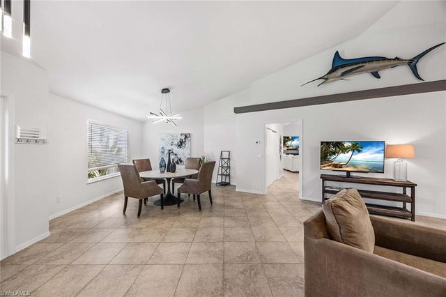2529 Kings Lake BLVD, Naples, FL 34112