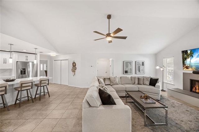 2529 Kings Lake BLVD, Naples, FL 34112
