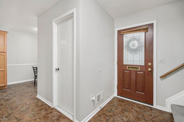 889 Kirts Boulevard, Troy, MI 48084