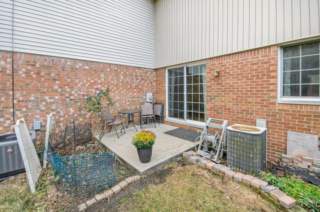 889 Kirts Boulevard, Troy, MI 48084