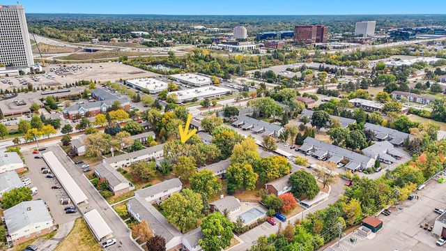 889 Kirts Boulevard, Troy, MI 48084