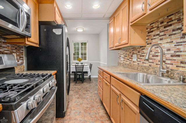 889 Kirts Boulevard, Troy, MI 48084