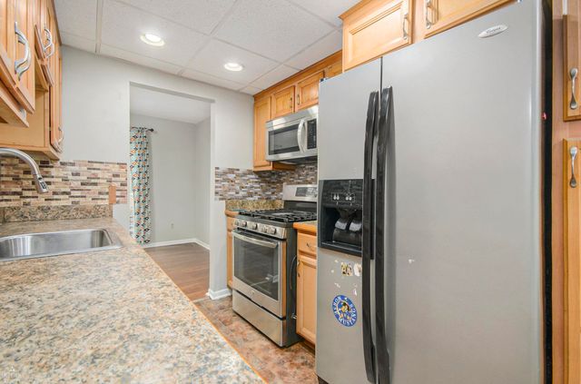889 Kirts Boulevard, Troy, MI 48084