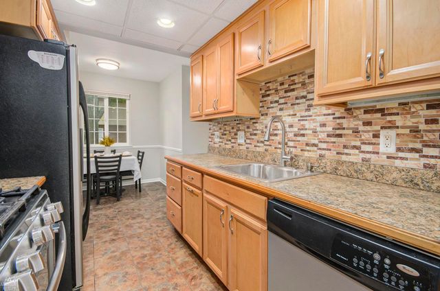 889 Kirts Boulevard, Troy, MI 48084