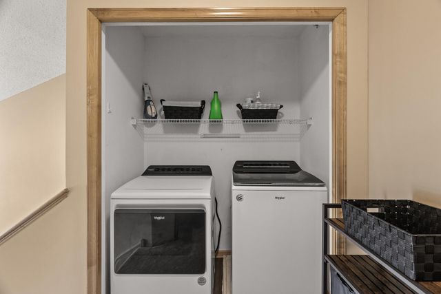 1666 Village Trail E 6, Maplewood, MN 55109